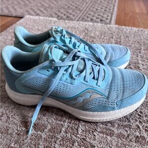 Saucony Womens Freedom 4 running sneakers